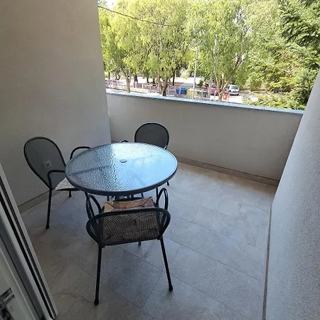 Rayand Apartment